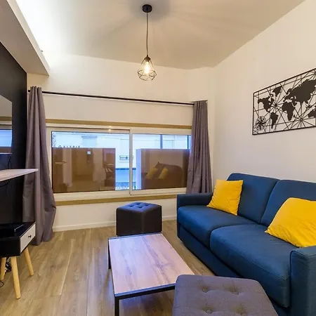 Apartment Foch Grand - Centre Proche 6p